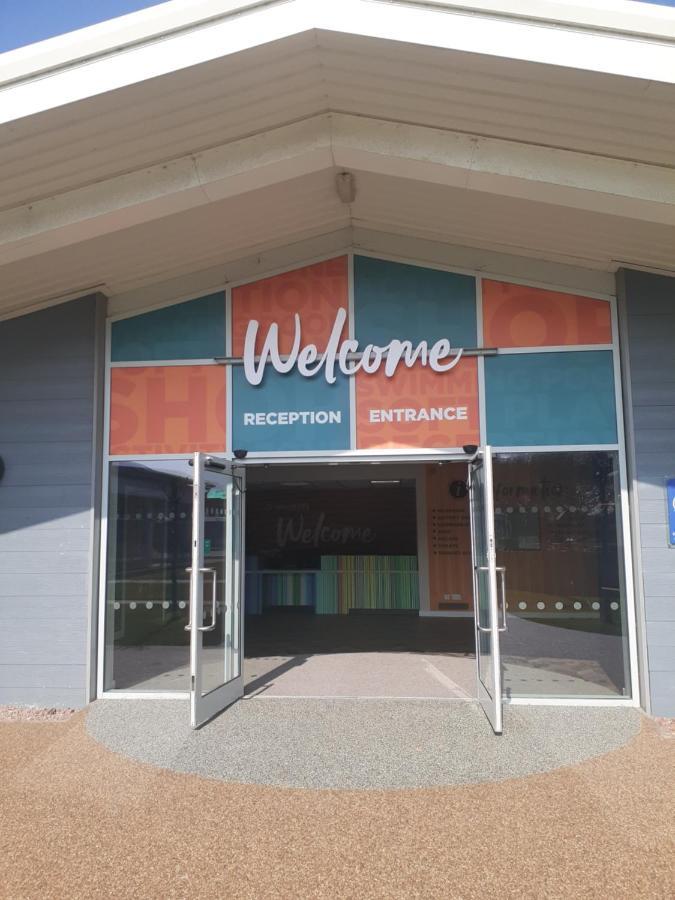 Yoshi'S Happy Holiday Stay-Cation Kingston upon Hull Exterior photo